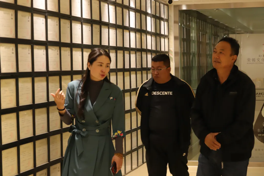 参观考察|杭锦旗就业局一行莅临荣朝参观调研