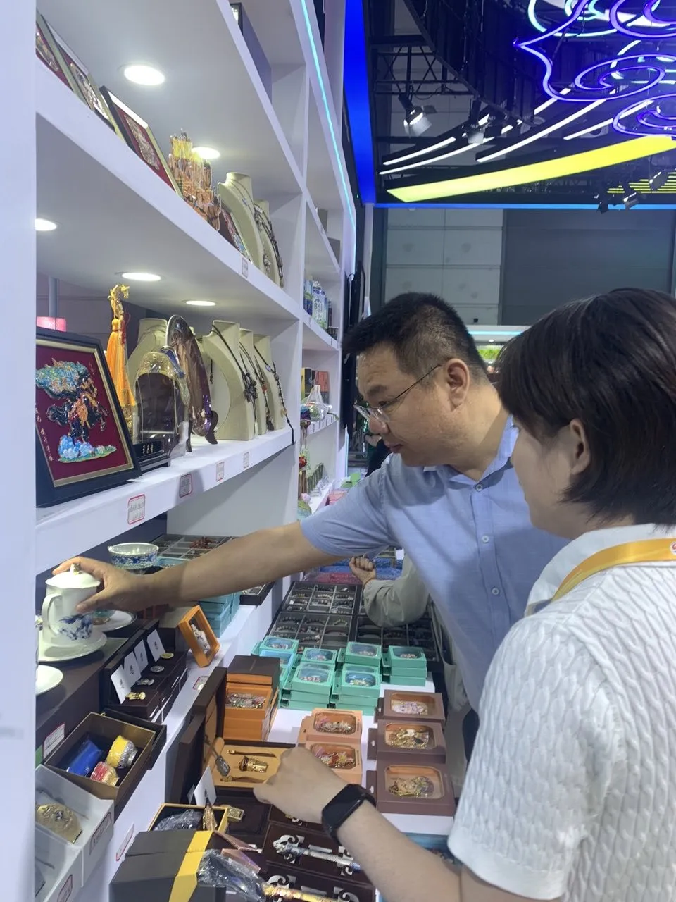 活动交流|荣朝参加第十届丝绸之路国际博览会暨中国东西部合作与投资贸易洽