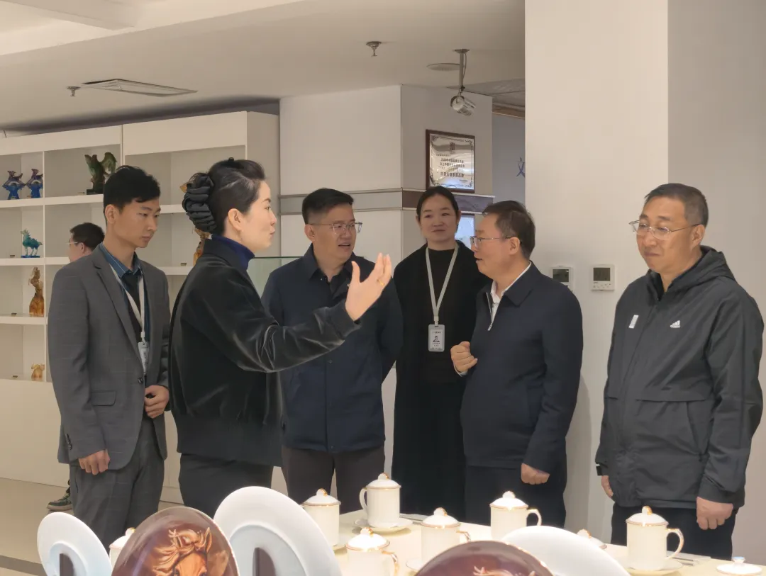 参观指导|热烈欢迎内蒙古自治区党委宣传部领导一行莅临荣朝参观指导