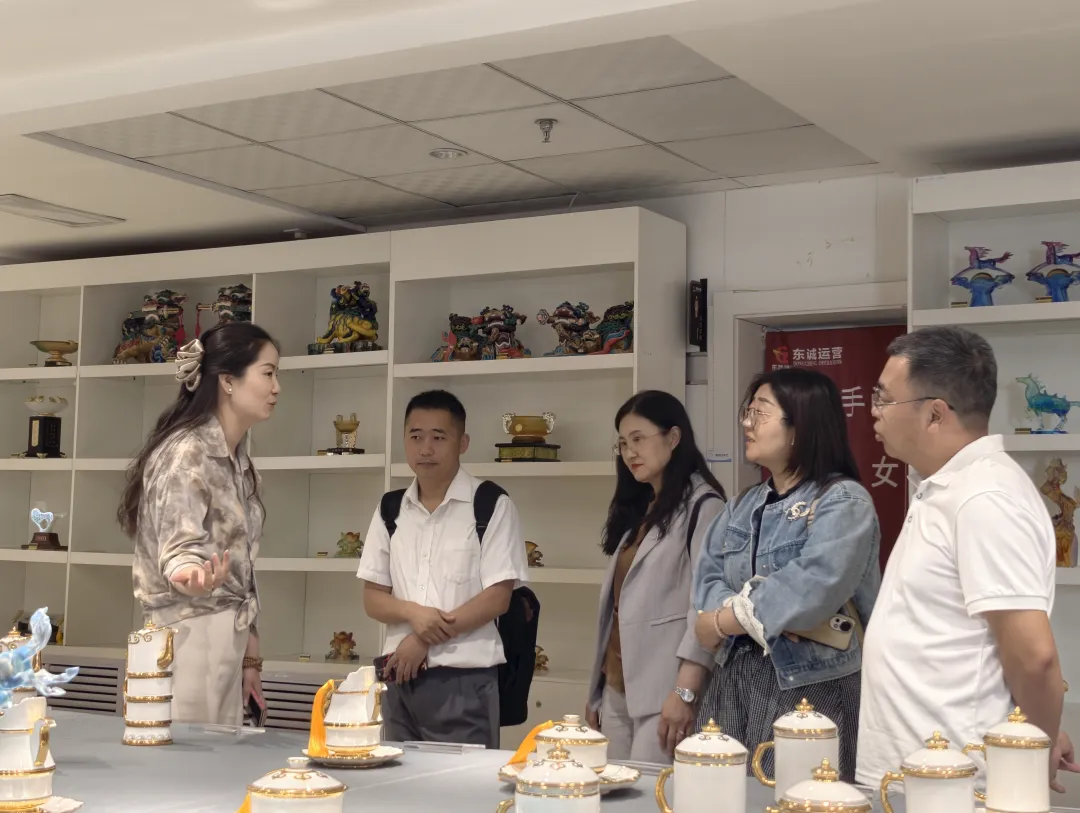 参观接待|欢迎内蒙古工业大学经济管理学院各位老师莅临荣朝考察指导